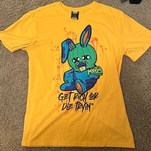 Graphic T-shirt. 60% cotton 40% polyester